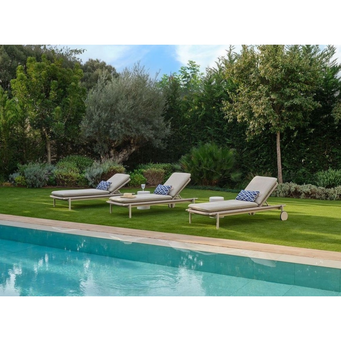 Espreguiçadeira com rodas e corda