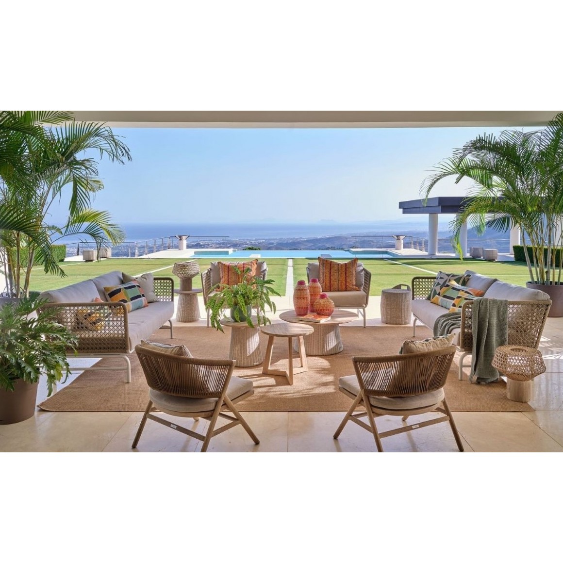 Mesa de centro para exterior em teca e rattan sintético